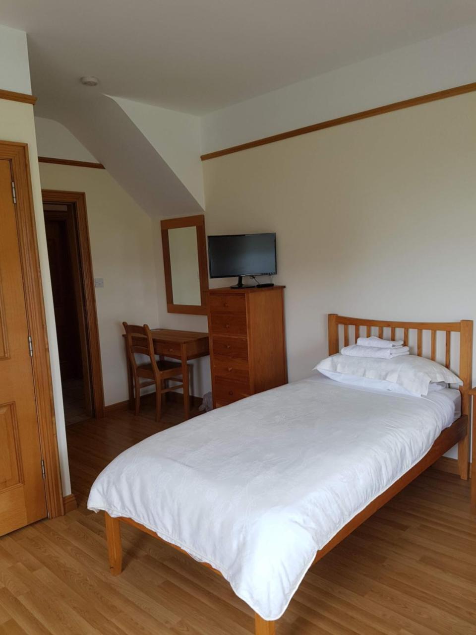 Kilcreeny Lodge Лисберн Экстерьер фото