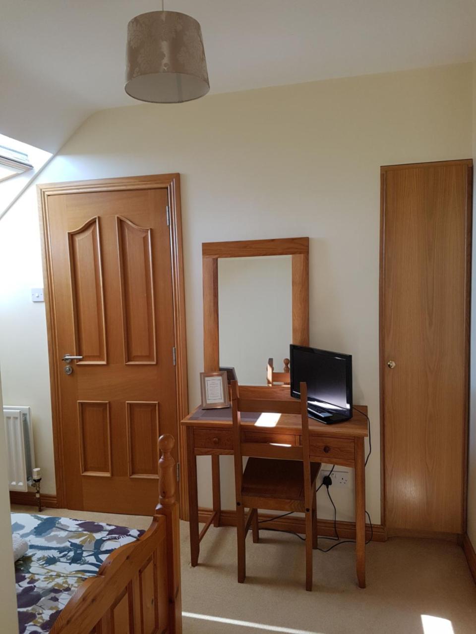 Kilcreeny Lodge Лисберн Экстерьер фото